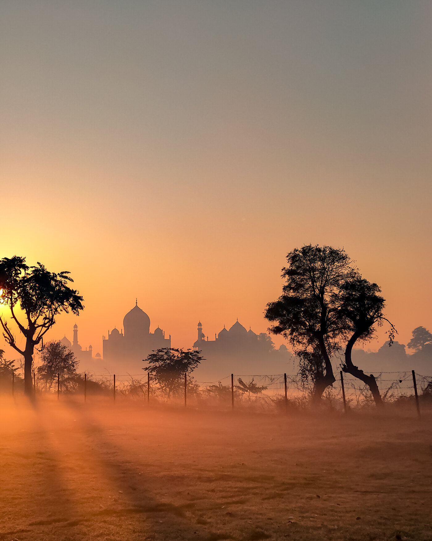 Sunrise at Taj Mahal without crowds