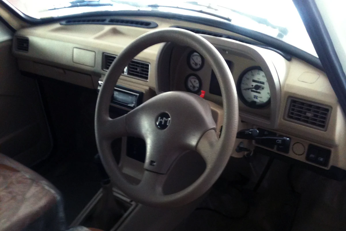 Classic White Steering Wheel & Retro Chrome Gauges