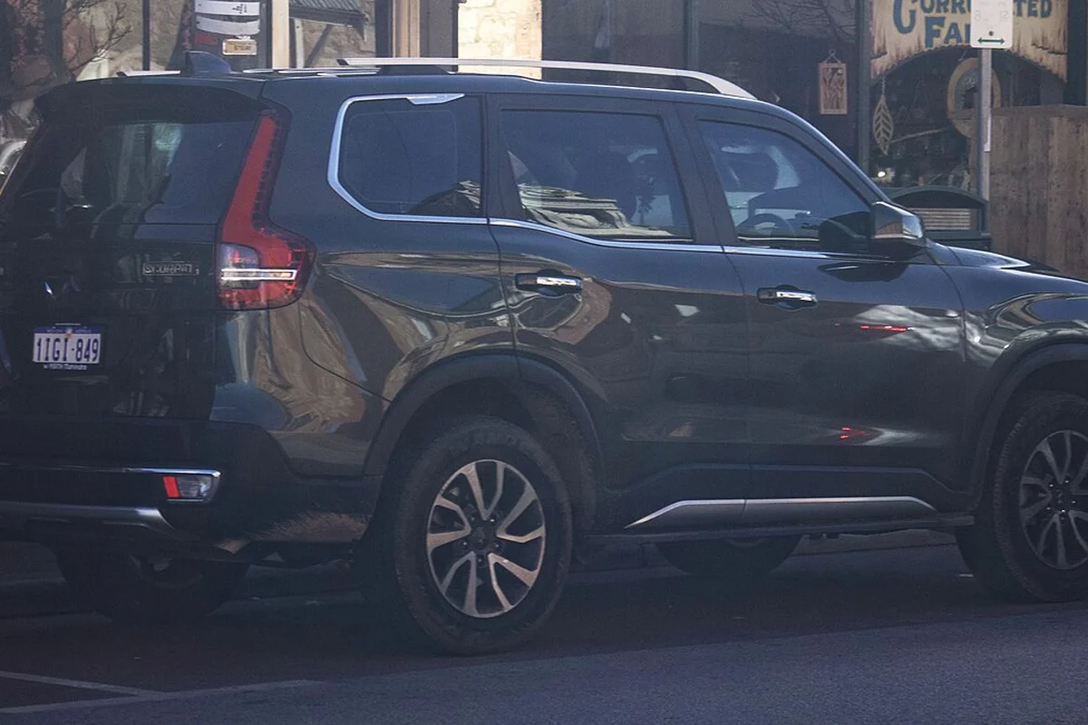 High-Stance Rear Cargo Door & Rugged Highway Presence