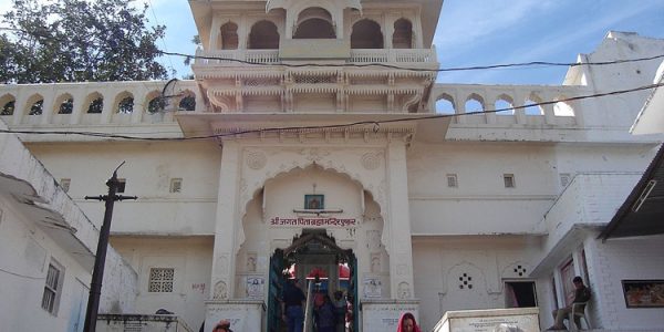 Brahma-Temple-best-travel-agency-for-Pushkar-India-trip-with-car-and-driver