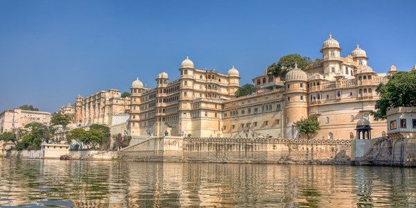 City-Palace--best-travel-agency-for-Udaipur-India-trip-with-car-and-driver