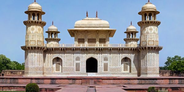 Itmad-ud-Daulah_s-Tomb-best-travel-agency-for-Agra-India-trip-with-car-and-driver