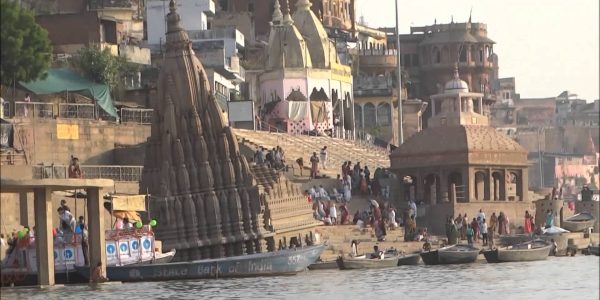 Manikarnika-Ghat-best-travel-agency-for-Varanasi-India-trip-with-car-and-driver
