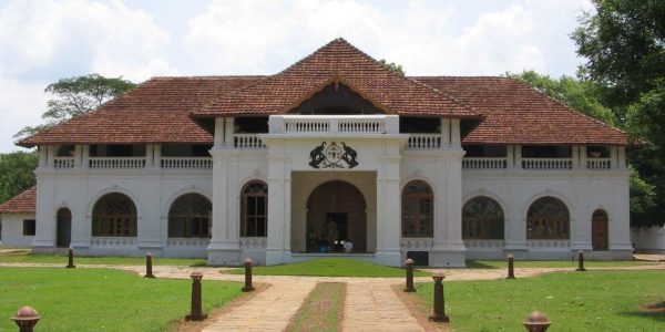 Mattancherry-Palace-(Dutch-Palace)-best-travel-agency-for-Kochi-India-trip-with-car-and-driver