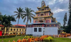 Namdroling-Monastery-(Golden-Temple)-best-travel-agency-for-Coorg-India-trip-with-car-and-driver