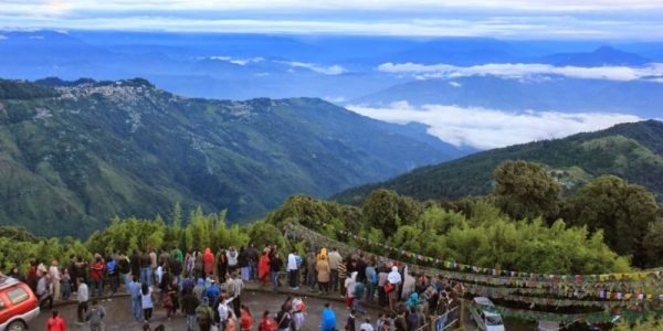 Tiger-Hill-best-travel-agency-for-Darjeeling-India-trip-with-car-and-driver