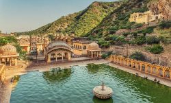rent-a-private-car-with-driver-for-sightseeing-in-Jaipur-2