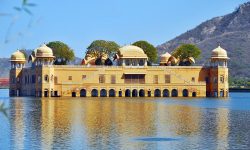 rent-a-private-car-with-driver-for-sightseeing-in-Jaipur-3