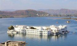rent-a-private-car-with-driver-for-sightseeing-in-Udaipur-6